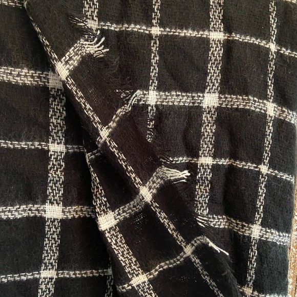Blanket Scarf - Picture 3 of 3